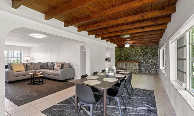 Coral Terrace House | 3br Oasis near Coral Gable