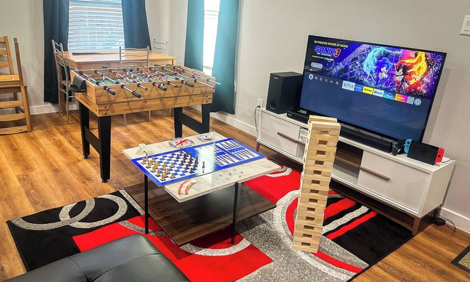 Northeast Houston House | 3BR Retreat Near Downtown - Airport - NRG Stadium