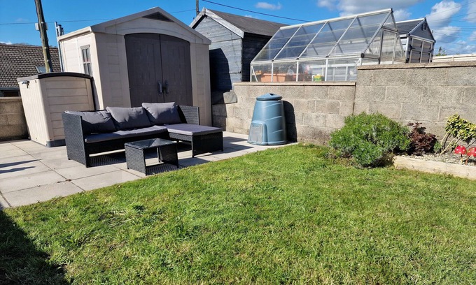 Kidwelly House | 3BR-Sleeps6-PetsOK-Off road parking-Garden