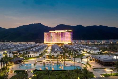 Van Don Villa | 3BR Sonasea Villa - Casa Retreat Van Don