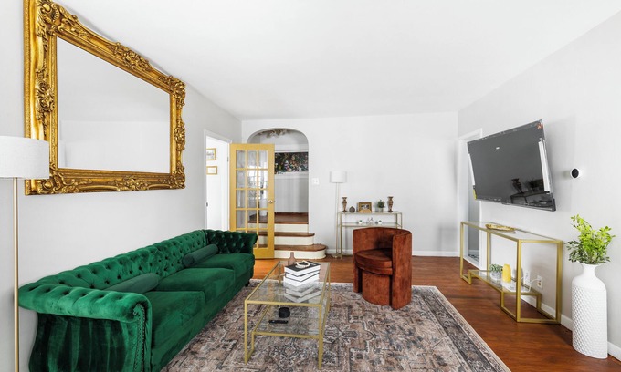 Queens House | 3BR w/Office+Basement/Utilities+Parking/Near LIRR
