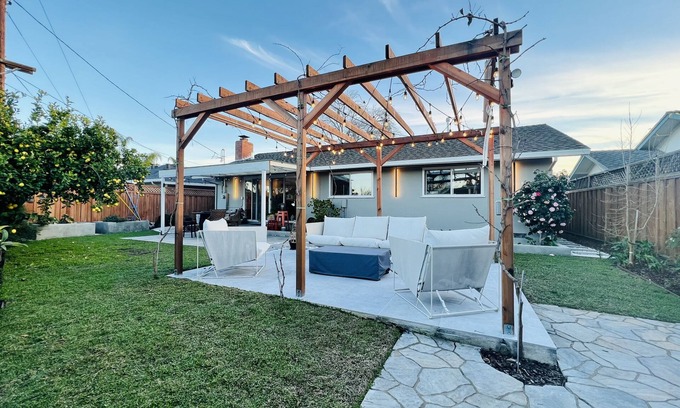 Santa Clara House | 3M's Luxury Home with fast wifi and private garden near Santana Row