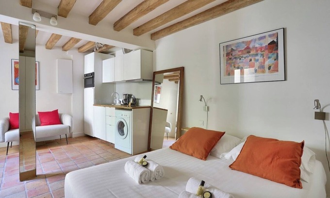 Sorbonne Apartment | 3min Notre Dame of Paris | Studio