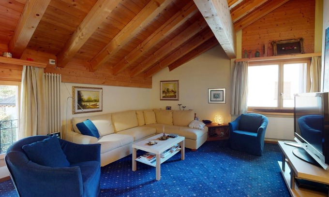 Bever Apartment | 4 ½ - room apartment on the top floor.