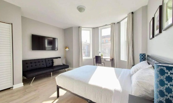 Armour Square Condo | 4 #1N - 4 Bedroom/4 Bath Condo - McCormick Place, Wintrust Arena, Chinatown