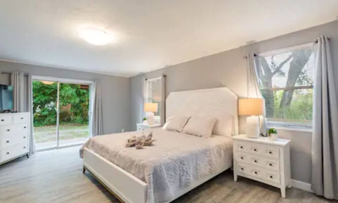 Central Sarasota House | 4/2 Spacious Downtown SRQ Home!