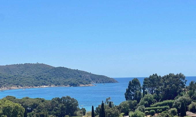 La Croix-Valmer Apartment | 4/6 person apartment with sea view- Gigaro beach within walking distance- La Croix-Valmer-Pool