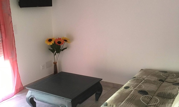 Saint-Jean-Lasseille Apartment | 4 apartments in villa in the quiet countryside with pool, near sea