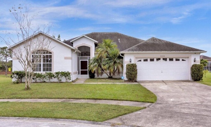 Crescent Lakes House | 4 Bathrooms/3 Bathrooms/Cresent Lakes (5305 CV)