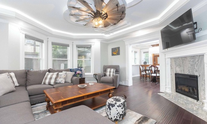 Lake Geneva House | 4 BDR Lake Geneva Estate Across from Beach!