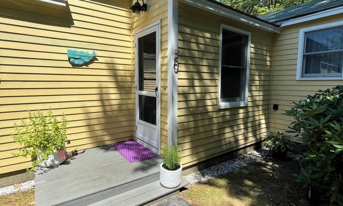 Kennebunkport House | 4 Bed, 2 min walk to Goose Rocks Beach, breathtaking sunsets on the back porch.
