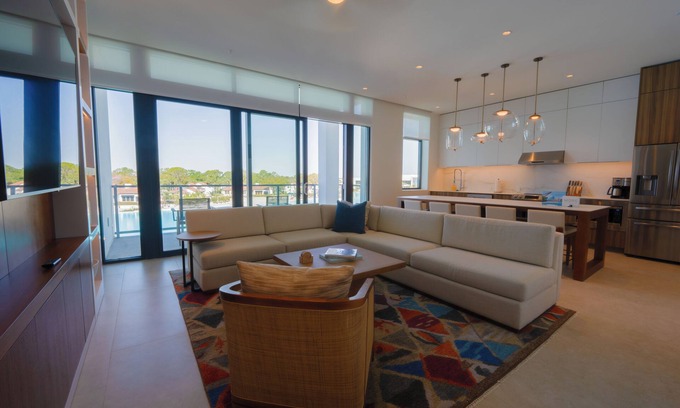 Florida Central Atlantic Coast Resort | 4 Bed, 4 Bath Luxury ADA Evermore Bay View Flat in Orlando, FL near Disney!