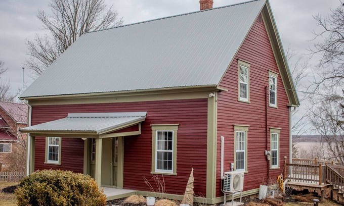 Hopewell Cape House | 4 Bed Character Waterfront home