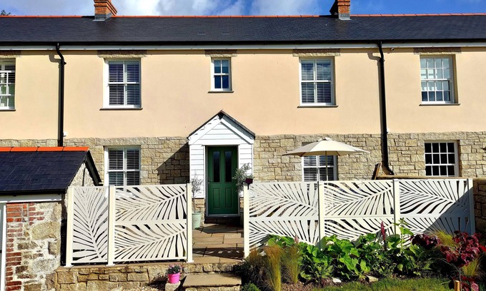 Charlestown House | 4 Bed Charlestown contemporary house 400m from harbour & beach with sea views