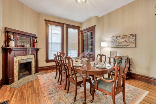 Victorian Village House | 4 Bed Duplex near Goodale Park