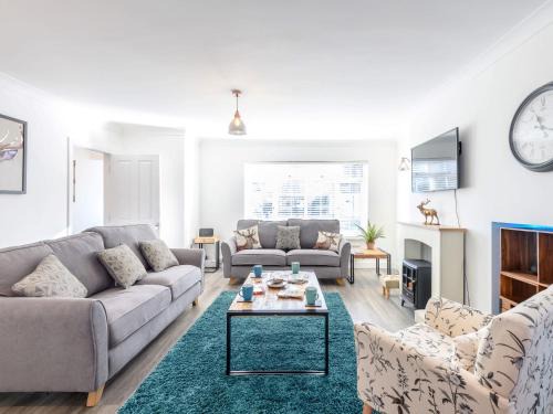 New Forest District House | 4 Bed in Brockenhurst 80420