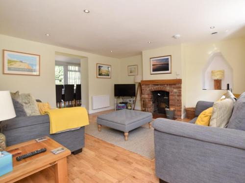 Docking House | 4 Bed in Docking 91588