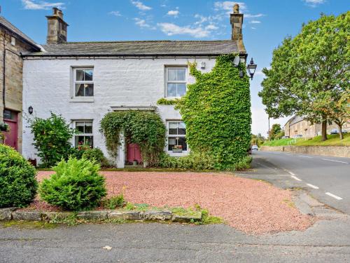 Rothbury House | 4 Bed in Rothbury CN180