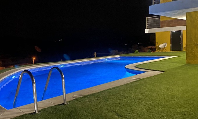 Mas Altaba Villa | 4 Bed Villa - Sleeps 9- Pool - Garden - Parking