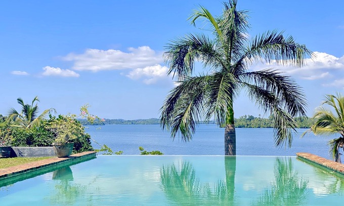 Kathaluwa Villa | 4 bed villa. Spectacular views across Koggala lake.