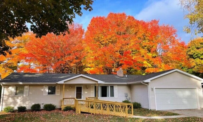 Frankfort House | 4 bedroom, 2 bathroom Home Perfect for a Family in Frankfort