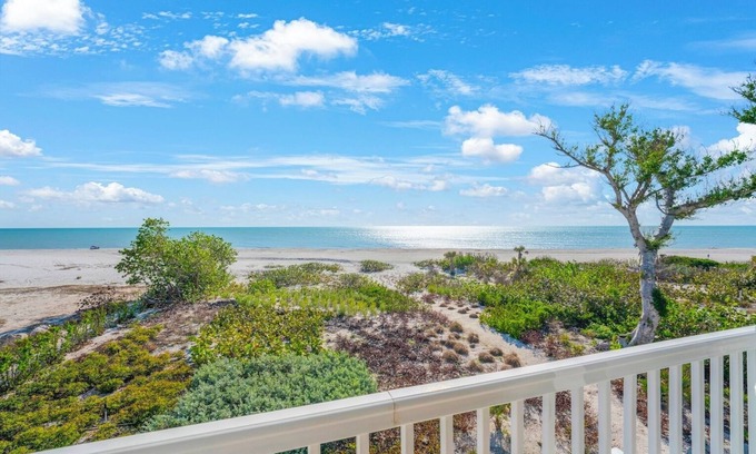 Sanibel House | 4 bedroom, 4 bathroom beach front town home