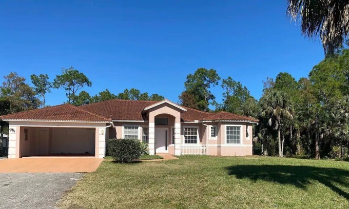 Rural Estates Apartment | 4 Bedroom 636655 by Houzlet