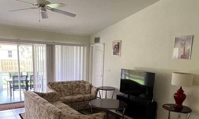 Sunshine Apartment | 4 Bedroom 698037 by Houzlet