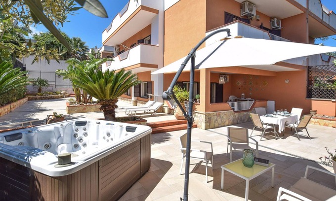 Torre Colonna-sperone House | 4 bedroom accommodation in Altavilla Milicia