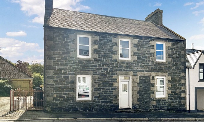 Newton Stewart Cottage | 4 bedroom accommodation in Glenluce, near Stranraer