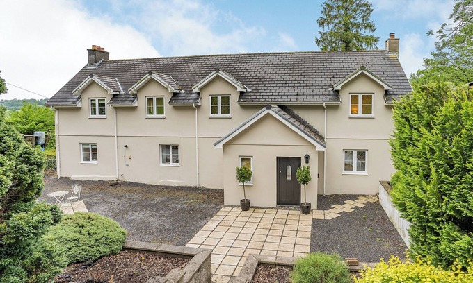 Llandeilo Cottage | 4 bedroom accommodation in Llandeilo