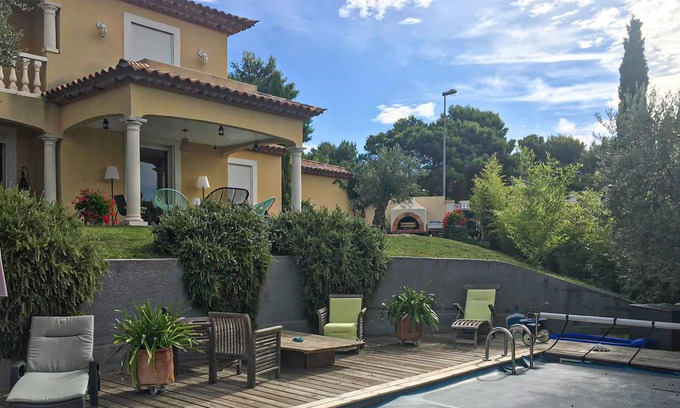 Lespignan House | 4 bedroom accommodation in Lespignan