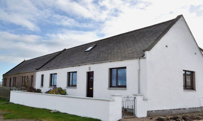 Fochabers Cottage | 4 bedroom accommodation in Kingston-on-Spey, near Fochabers