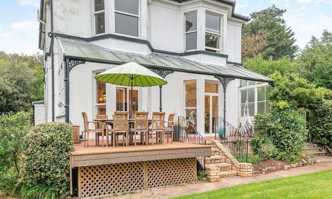 Roundham Cottage | 4 bedroom accommodation in Roundham, near Paignton