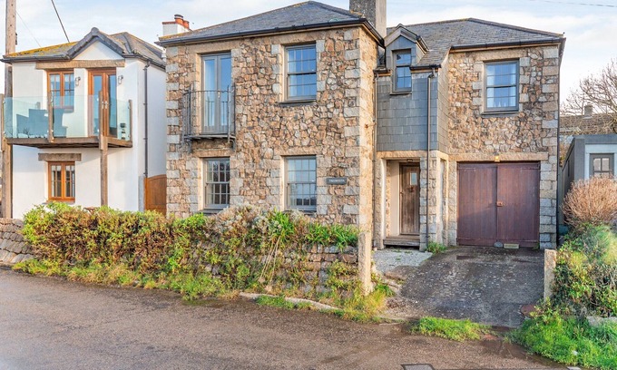 Kuggar Cabin | 4 bedroom accommodation in Kuggar, near Helston
