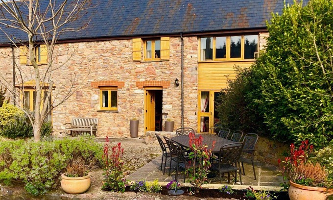 Liverton Cottage | 4 bedroom accommodation in Ipplepen, near Totnes