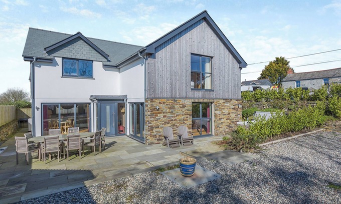 Pendoggett Cottage | 4 bedroom accommodation in Pendoggett, near Port Isaac