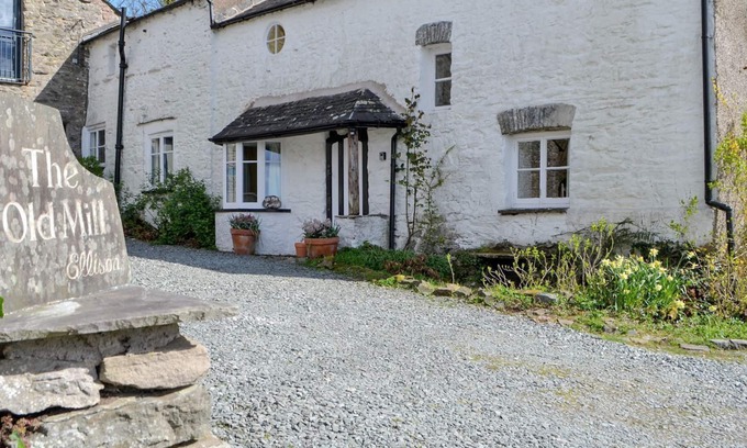 Brigsteer Cottage | 4 bedroom accommodation in Brigsteer, Kendal