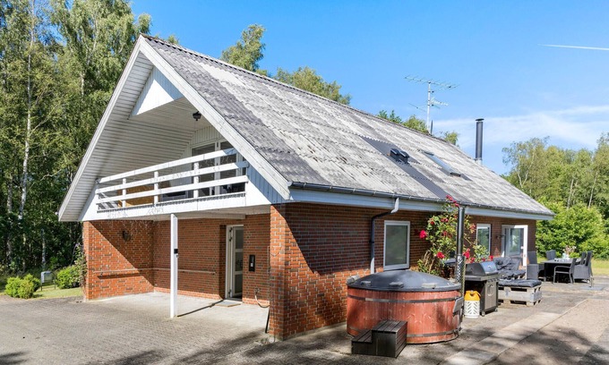 Udbyhøj House | 4 bedroom amazing home in ørsted
