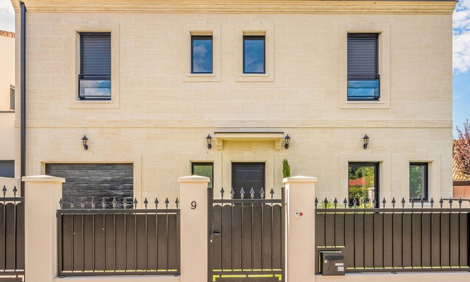 Pessac House | 4 bedroom beautiful home in Pessac