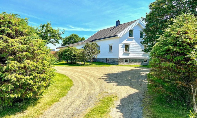 Farsund House | 4 bedroom beautiful home in Vanse