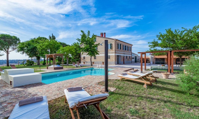 Bettolelle House | 4 bedroom beautiful home in Senigallia