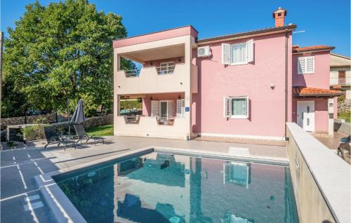 Vinez House | 4 Bedroom Cozy Home In Labin