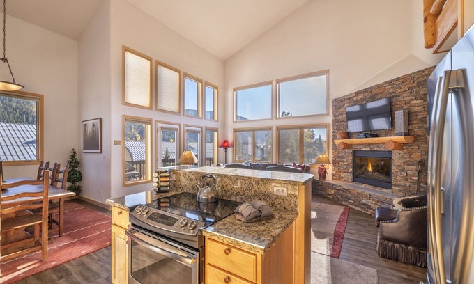 Keystone House | 4 Bedroom Duplex in Keystone Ski Area with Private Hot Tub