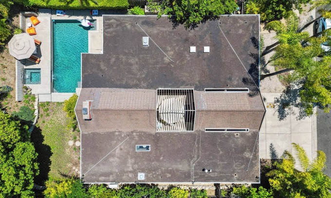 Thousand Oaks House | 4 bedroom Eichler Estate with AC, WiFi, Pool, Spa, and Piano