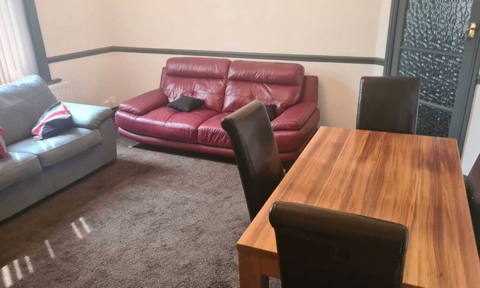 South Shields House | 4 bedroom home located in Jarrow- South Shields