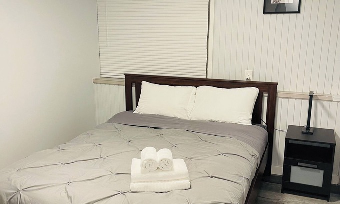 Hastings House | 4-bedroom house in beautiful Vancouver - close to Downtown and PNE