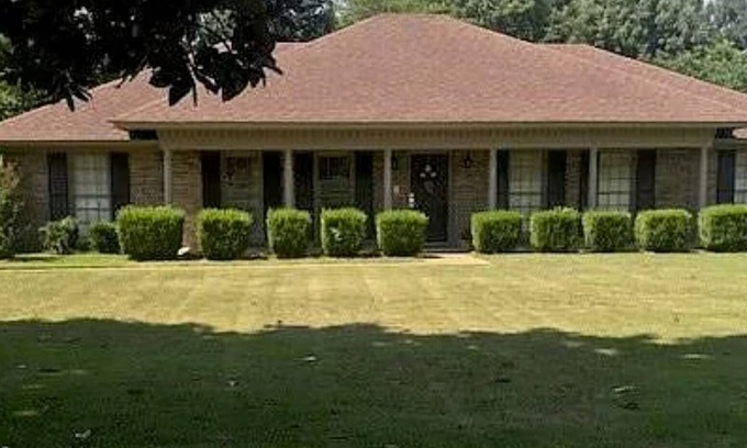 Gunter Afs House | 4-bedroom house in phenomenal Montgomery with pool and fitness room