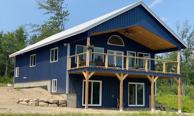Danbury House | 4-bedroom house in tranquil Danbury with WiFi, AC. Enjoy a peaceful getaway