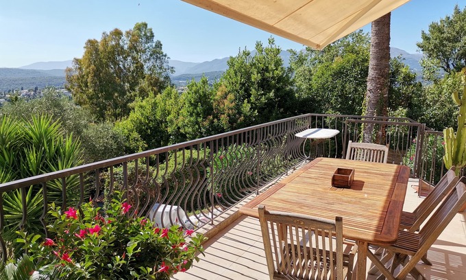 Cagnes-sur-Mer House | 4 bedroom house, Panoramic view of the Saint Paul de Vence region